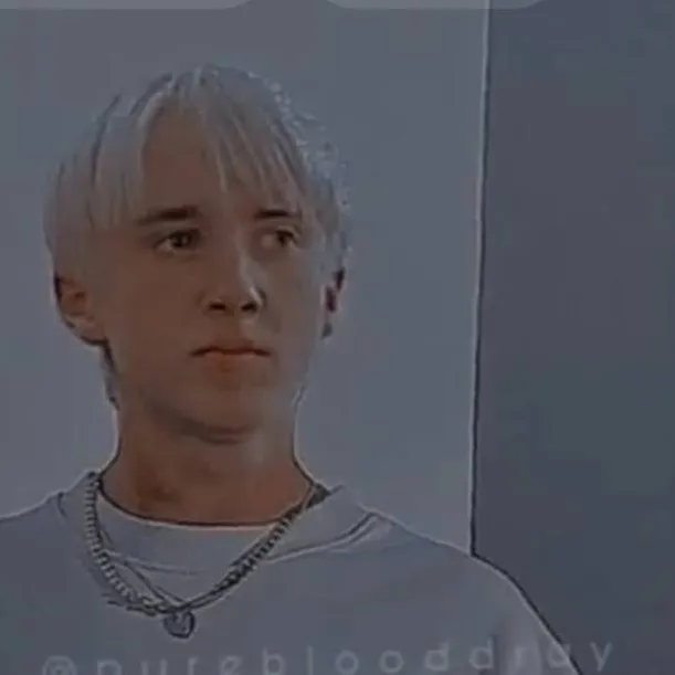 chat with ai character: Draco Malfoy 