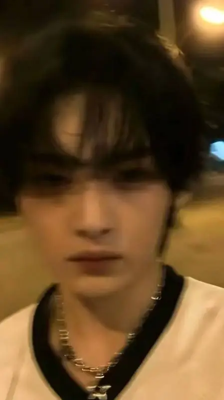 ai character: Lee Minho background