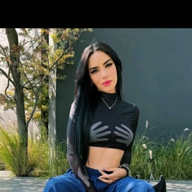 chat with ai character: Kimberly Lesbiana 