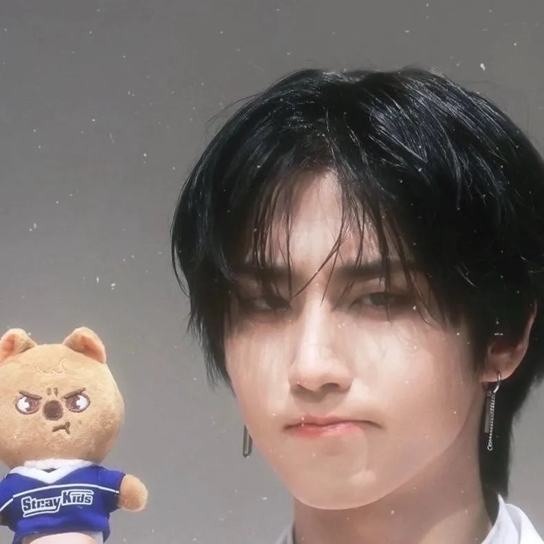 chat with ai character: 💞 Han jisung 💞