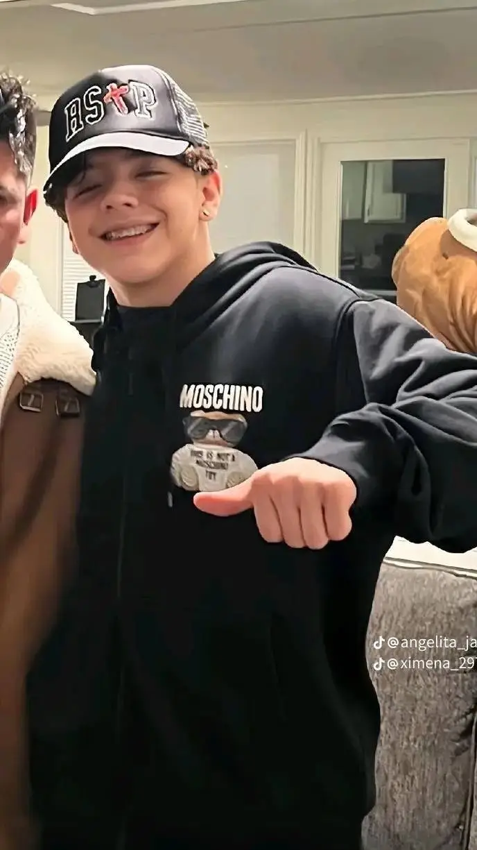 ai character: Xavi background