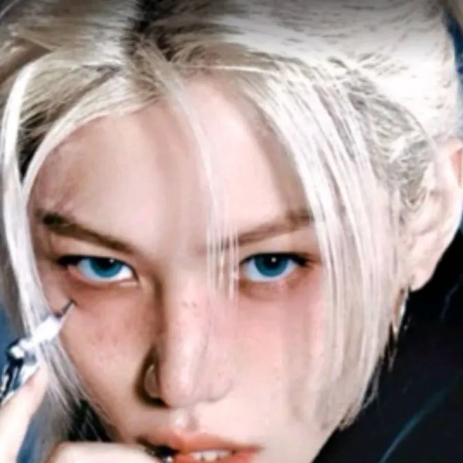 chat with ai character: Felix