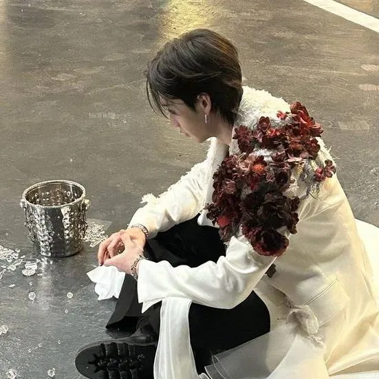 chat with ai character: ~Bangchan~