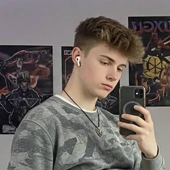 chat with ai character: pierre 