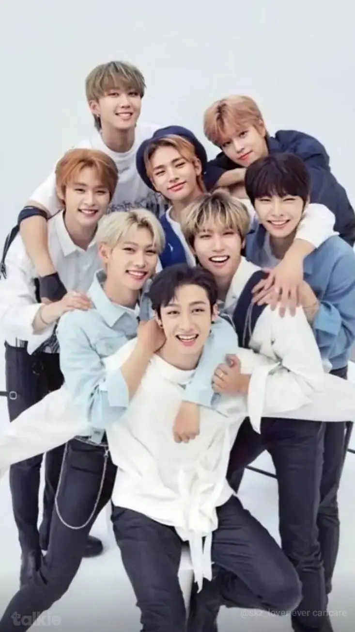 ai character: Stray kids x HTTYD background