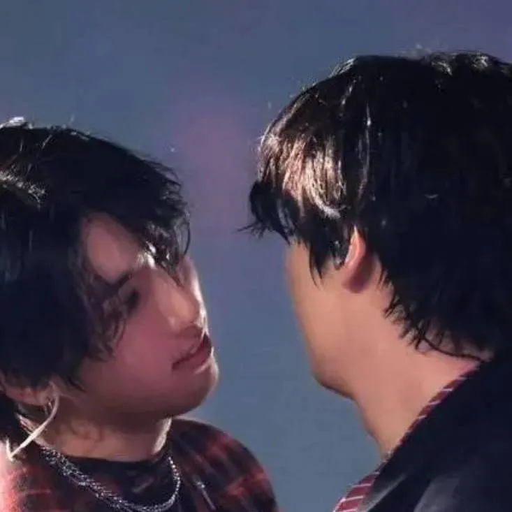 chat with ai character: Han and Lee Know 