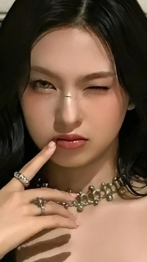 ai character: Chiquita background