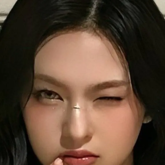 chat with ai character: Chiquita