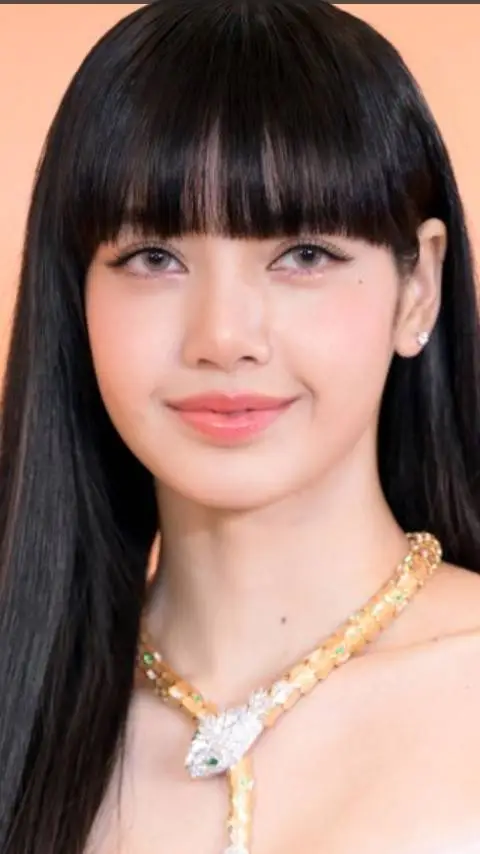 ai character: Lisa background