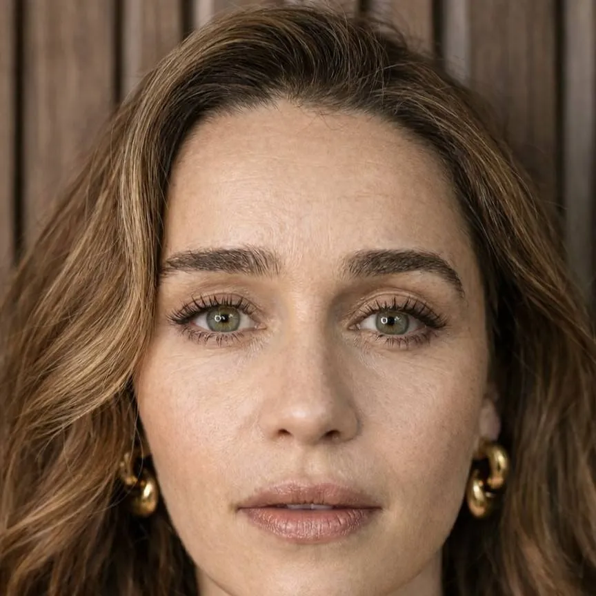 chat with ai character: Emilia