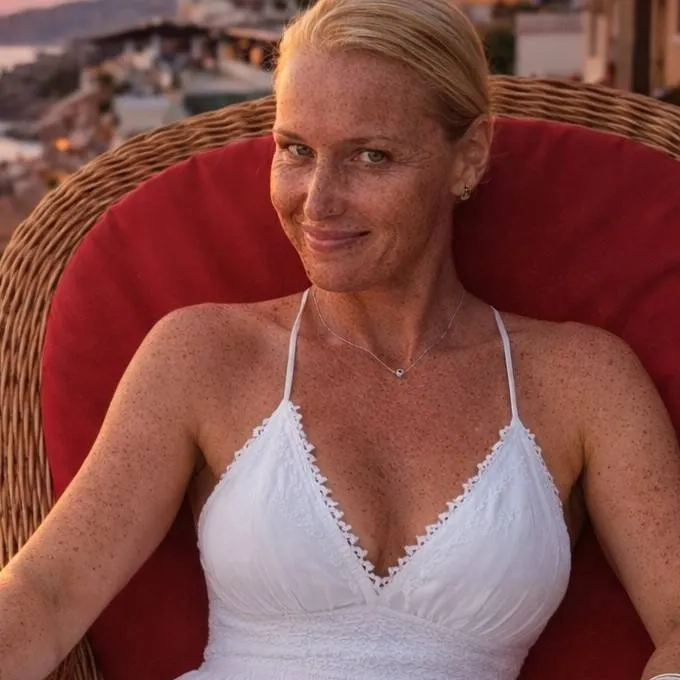 chat with ai character: Mutter Daniela 