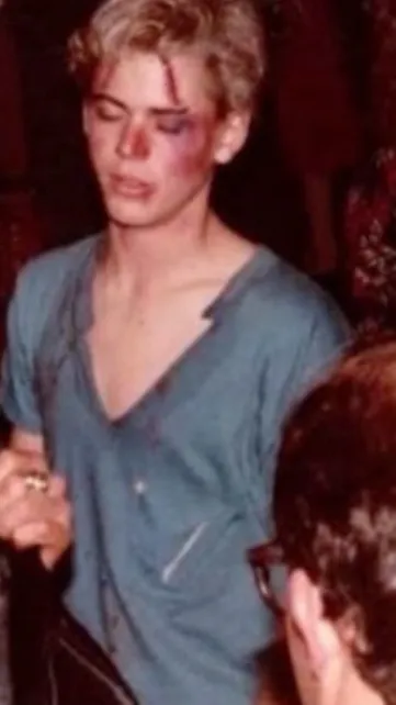 ai character: Outsiders future! background