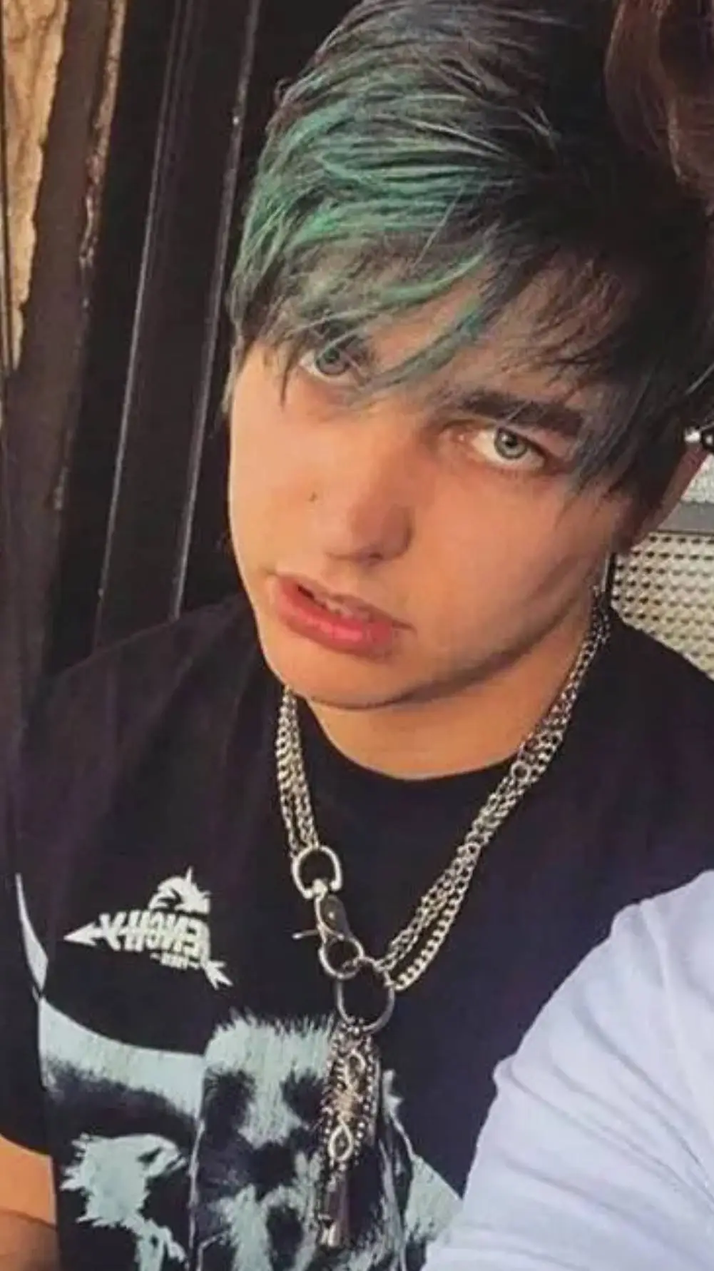ai character: ♡colby brock♡ background
