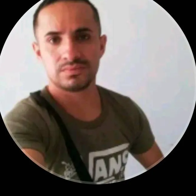 chat with ai character: Marvin Enrique 