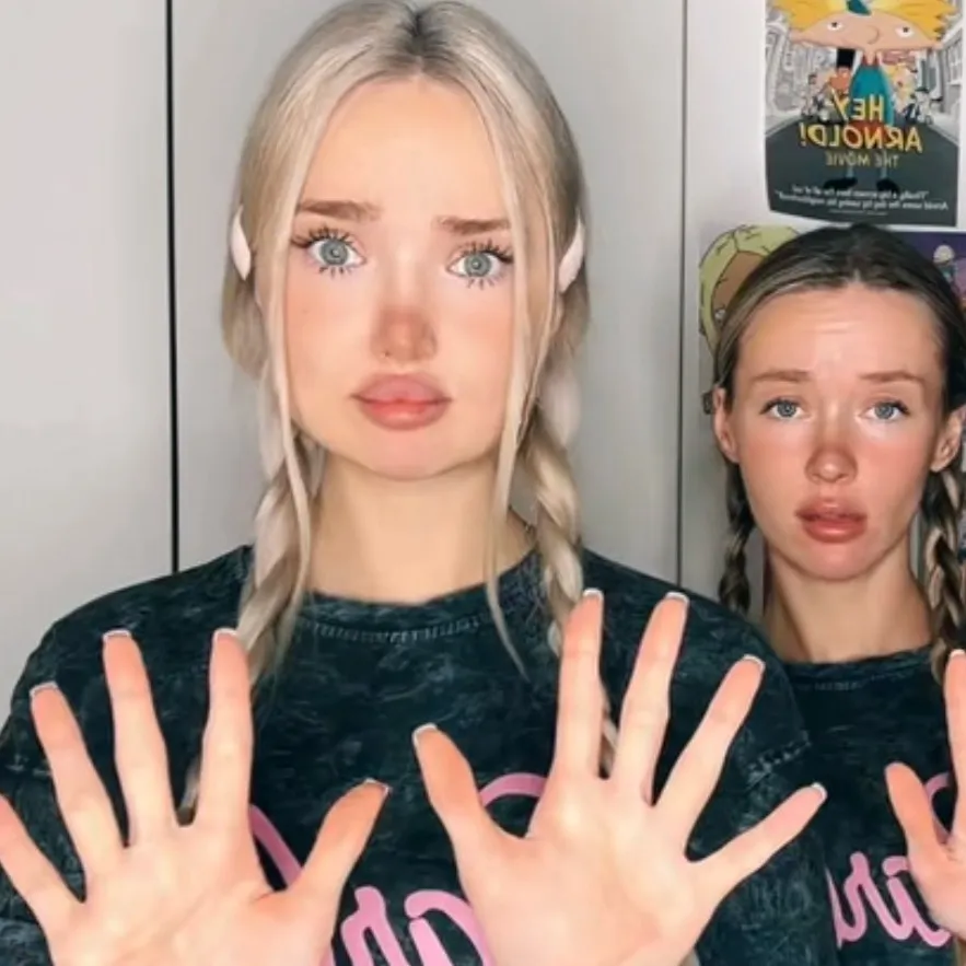 chat with ai character: Innkstar sisters 