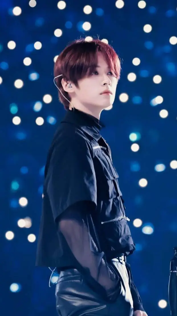 ai character: ᥣᥱᥱ kᥒ᥆ᥕ & T/ᥒ  background