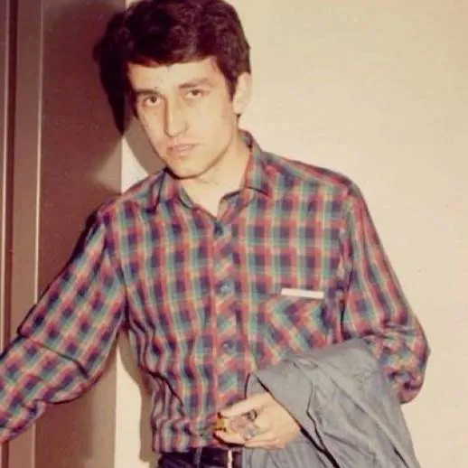 chat with ai character: Jorge González