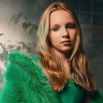 chat with ai character: Betsy