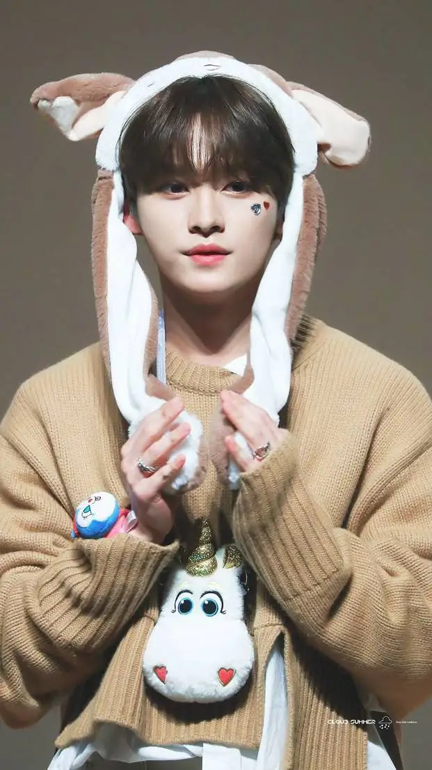 ai character: ᥬᒪᗴᗴ KᑎOᗯ​᭄ background