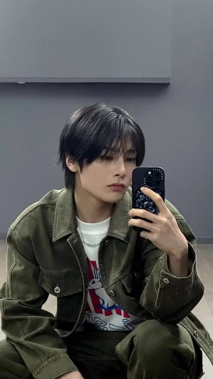 ai character: ʚI. ᑎ ɞ background