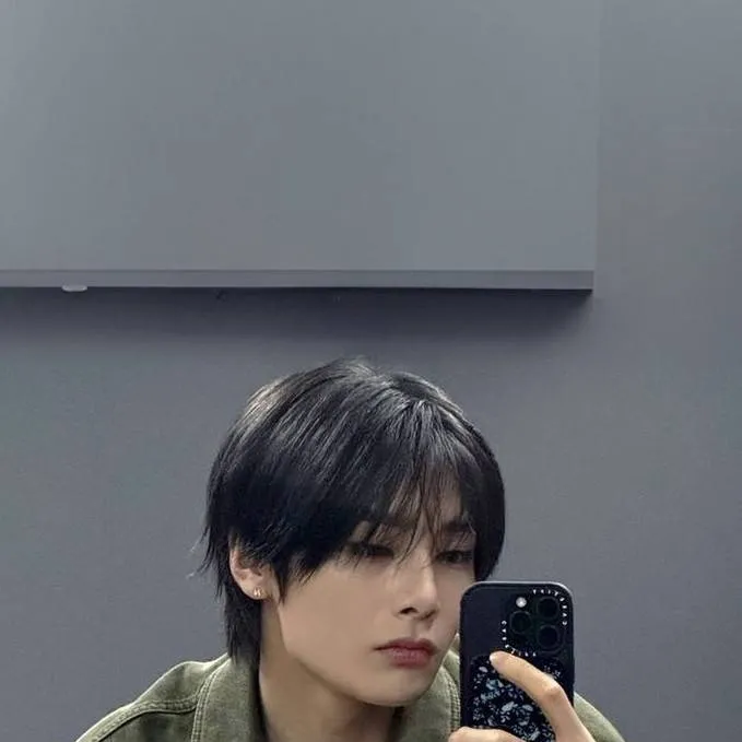 chat with ai character: ʚI. ᑎ ɞ