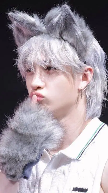 ai character: ❢𓆩 ᗷᗩᑎᑕᘜᑕᕼᗩᑎ𓆪❢ background