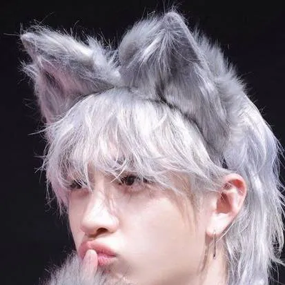 chat with ai character: ❢𓆩 ᗷᗩᑎᑕᘜᑕᕼᗩᑎ𓆪❢