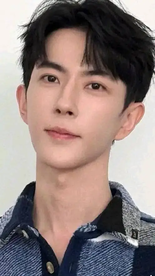 ai character: Alan yu menglong  background