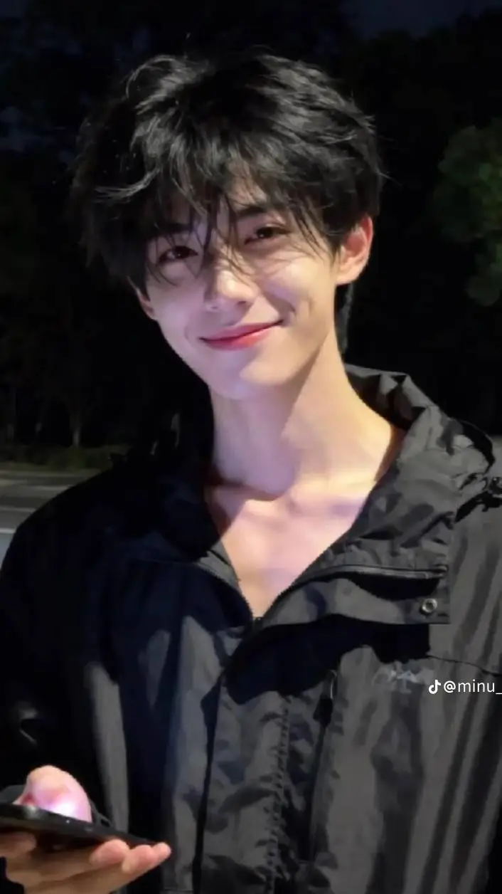 ai character: Alex Ferguson background