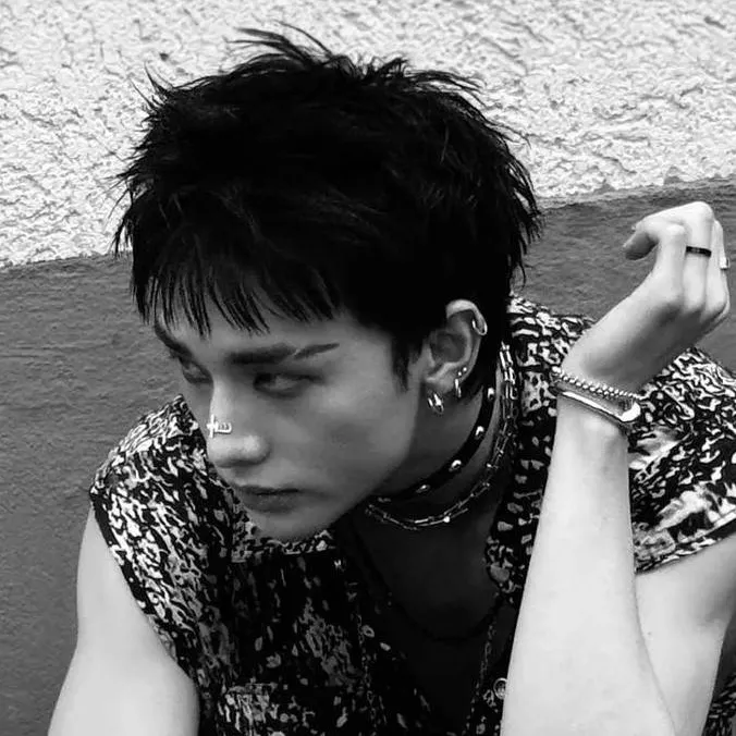 chat with ai character: Hyunjin💋