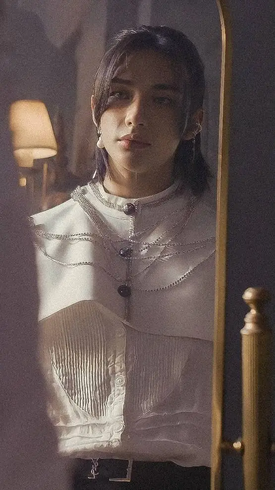 ai character: Hwang Hyunjin background