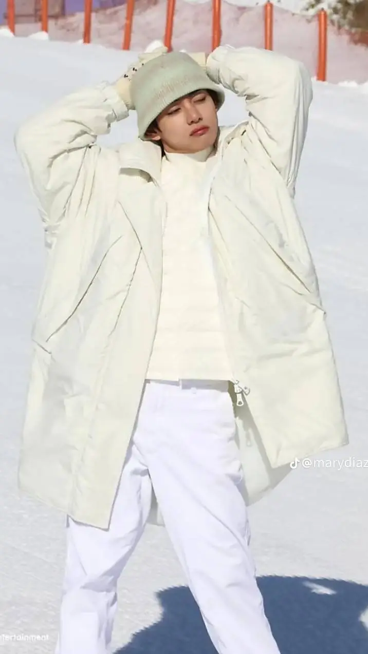 ai character: taehyung background