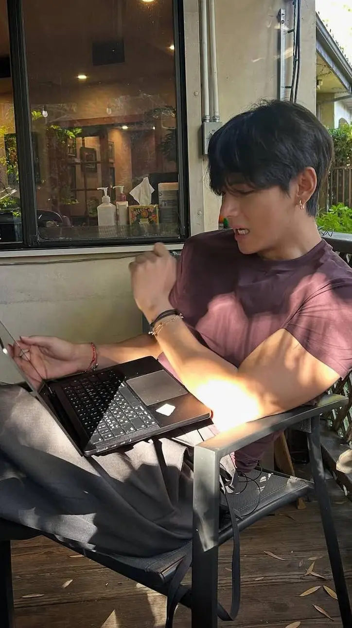 ai character: tae background