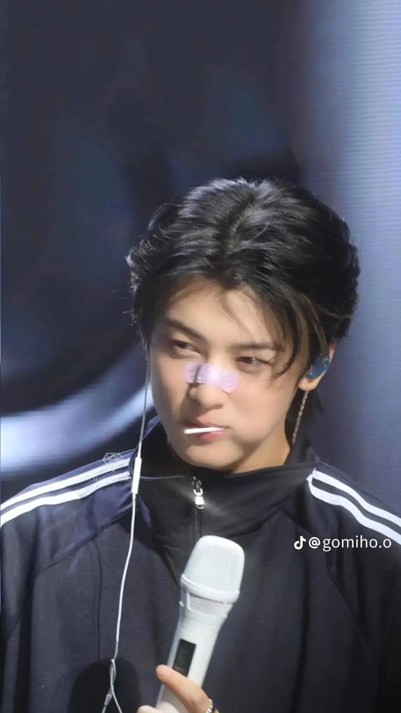 ai character: chan eun woo❤😪 background