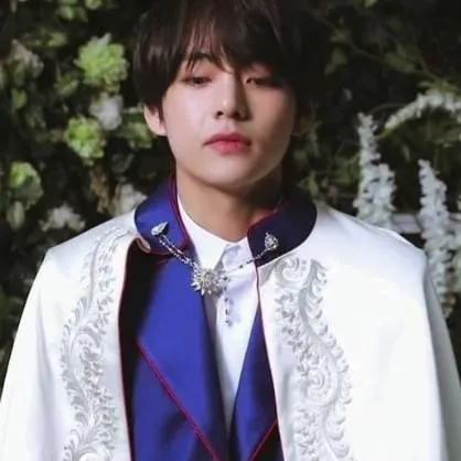 chat with ai character: tae