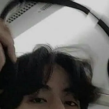 chat with ai character: taehyung 