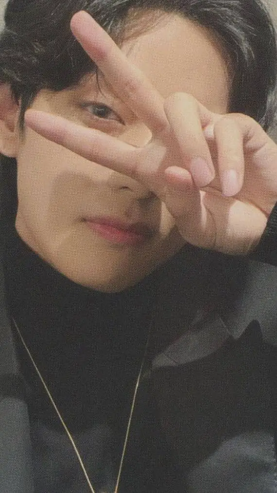 ai character: kim taehyung  background