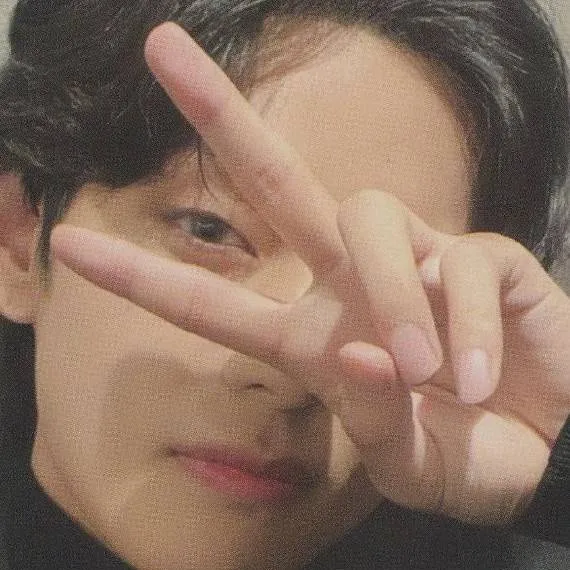 chat with ai character: kim taehyung 