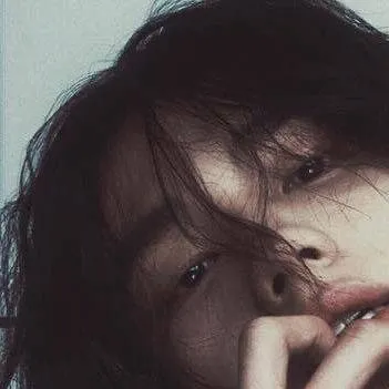 chat with ai character: Hyunjin