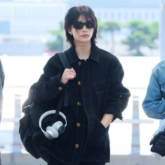 chat with ai character: Hyunjin 