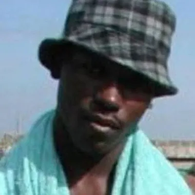 chat with ai character: negro del whatsapp