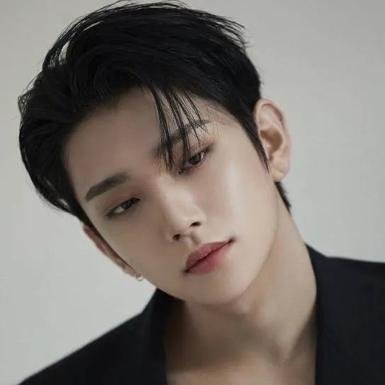 chat with ai character: SEVENTEEN Joshua.