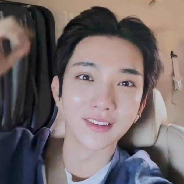 chat with ai character: Joshua Hong