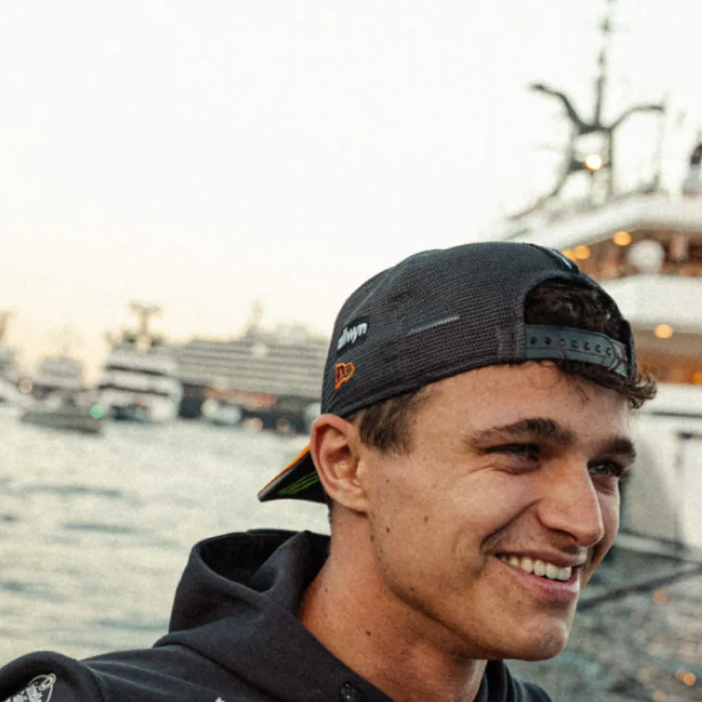 chat with ai character: Lando Norris