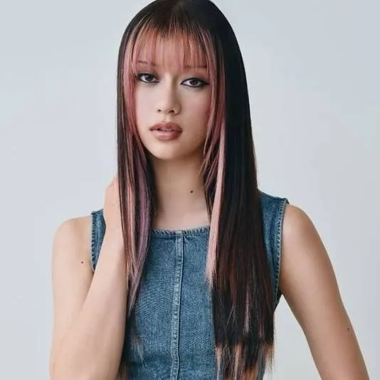 chat with ai character: 🩷Megan🩷