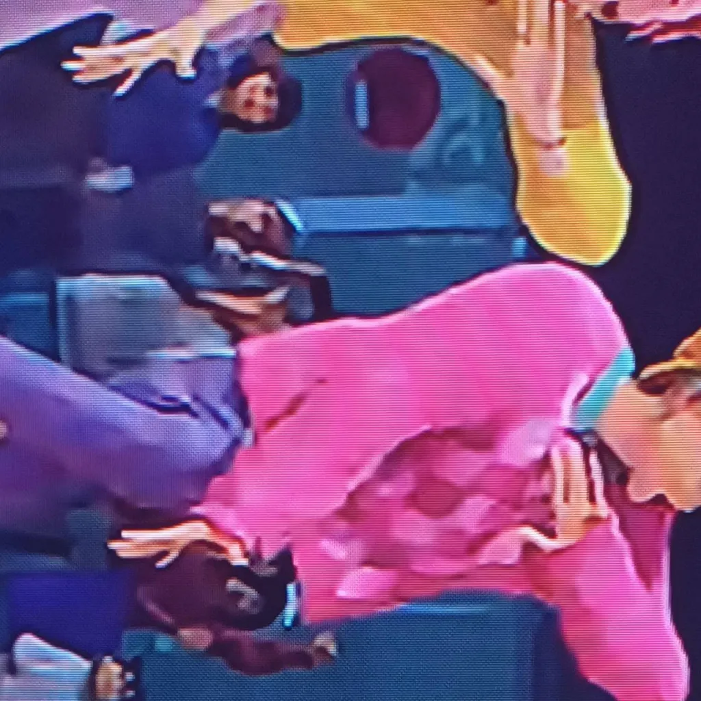 chat with ai character: Saja boys