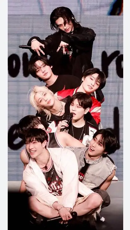 ai character: Stray kids Riding~ background