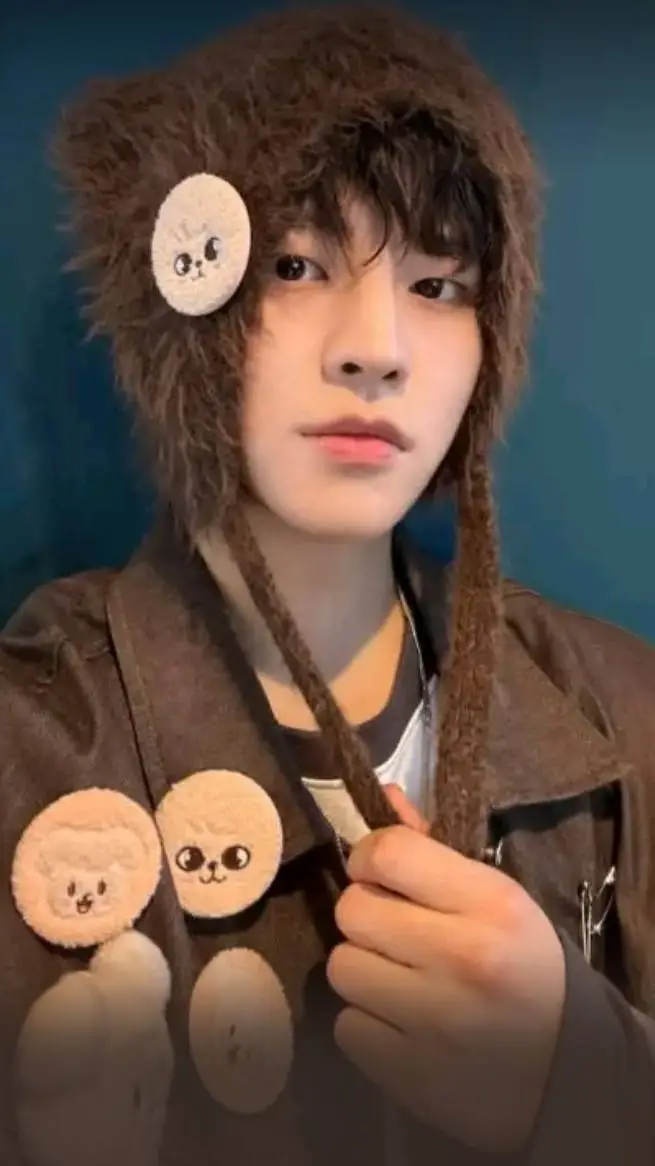 ai character: 🐶~Seungmin~🐶 background