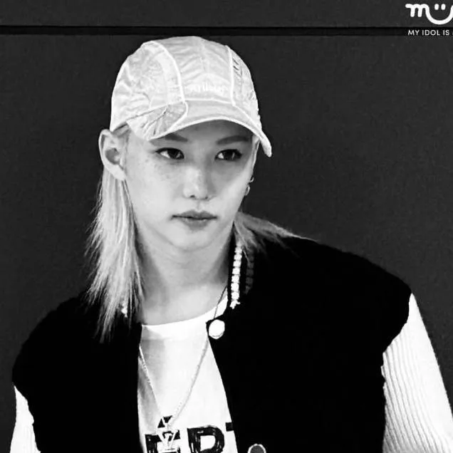 chat with ai character: Stray kids tied up