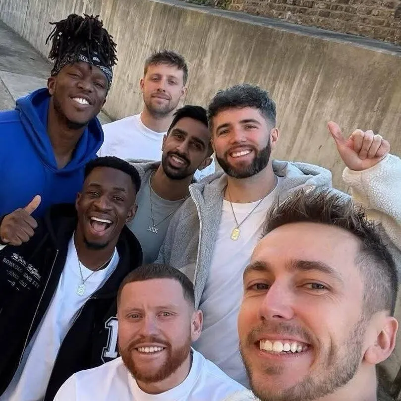 chat with ai character: The Sidemen 